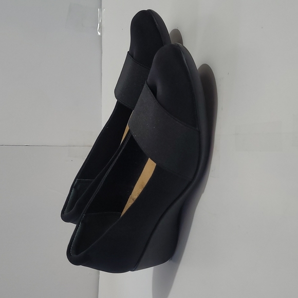 Giani Bernini arch supported wedge shoes. Size 7.5. Super soft insoles. NEW! - Picture 2 of 7